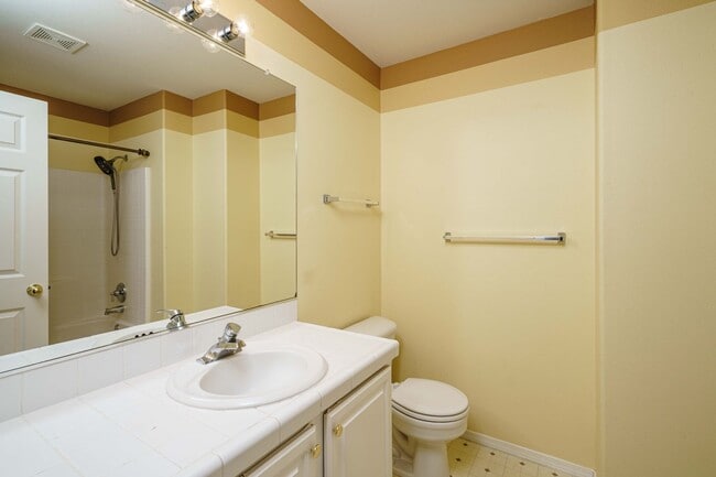 Building Photo - Desirable Fisher's Landing Elementary School District - 3 Bedroom 2.5 Bath