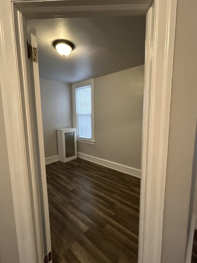 Building Photo - 4129 Greeby St