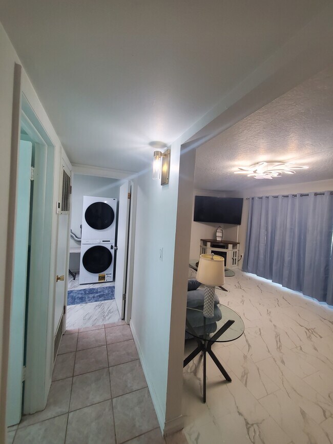 Building Photo - 279 S Brevard Ave