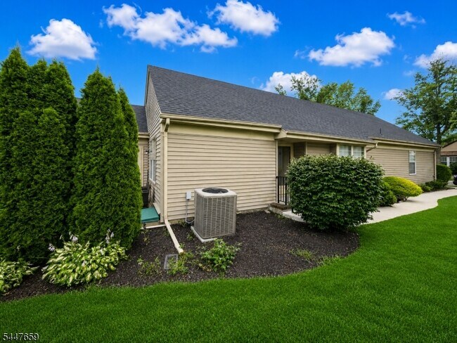 Building Photo - 6B Patrick Henry Ct