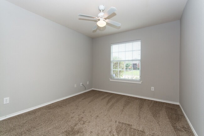 Building Photo - 1413 Gordon Dr