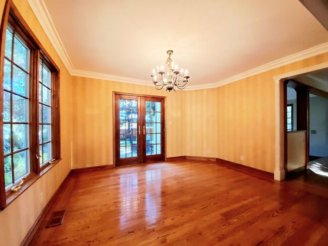Building Photo - Elegant Woodside Tudor Home