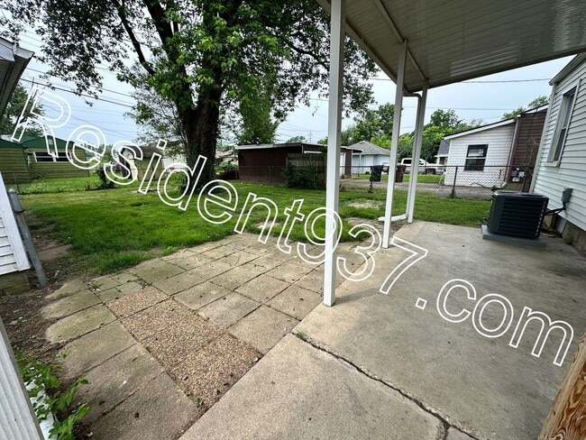 Building Photo - Cute 2 bed 1 bath home