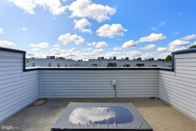 Building Photo - 2013 Tysons Ridgeline Rd