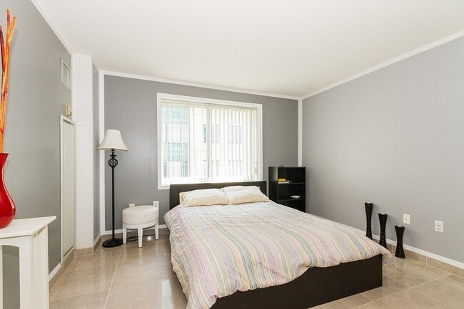 Building Photo - 10 Museum Way