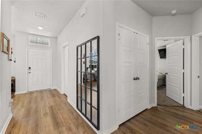 Building Photo - 242 Boatright Blvd