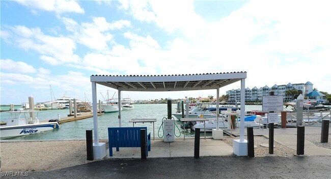 Building Photo - 1015 Anglers Cove