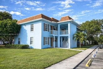 Building Photo - 4951 Wedgewood Way