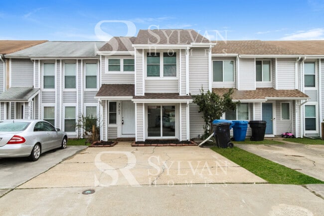 Building Photo - Welcome to this charming abode.