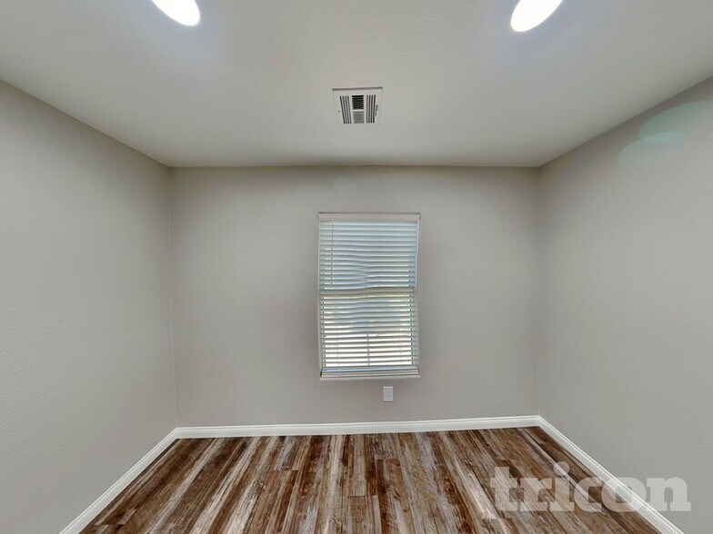 Building Photo - 102 Health Aster Ct