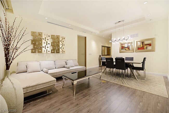 Building Photo - 3750 S Las Vegas Blvd