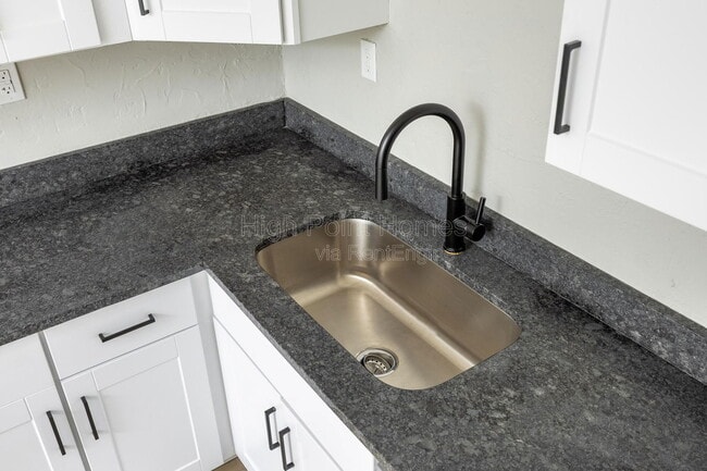 Building Photo - 1201 E 32nd St