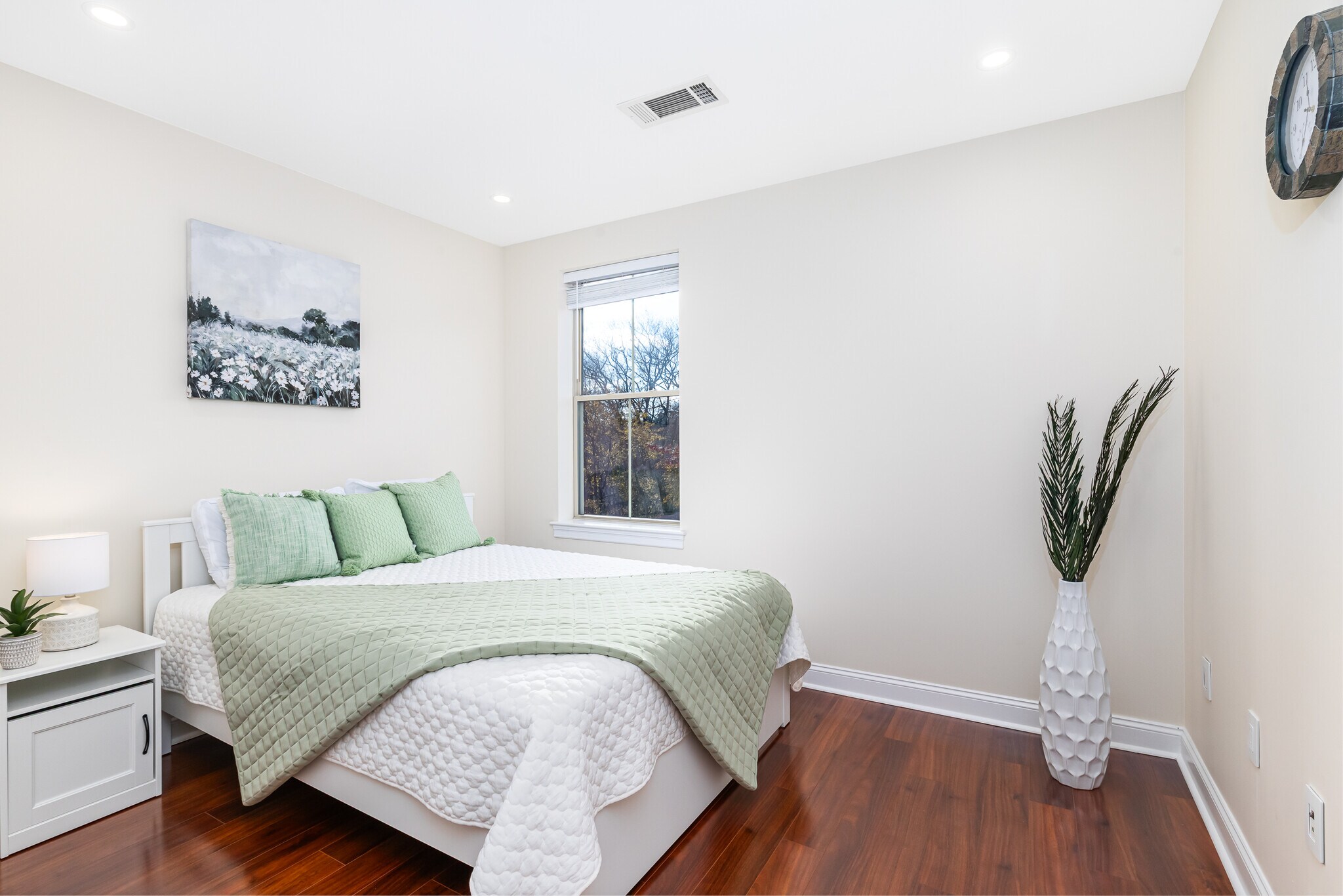 Building Photo - 4 Harvest Dr