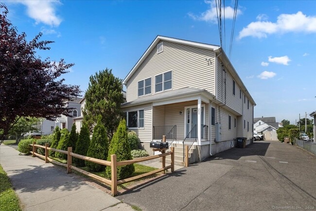 Primary Photo - 257 Seaside Ave