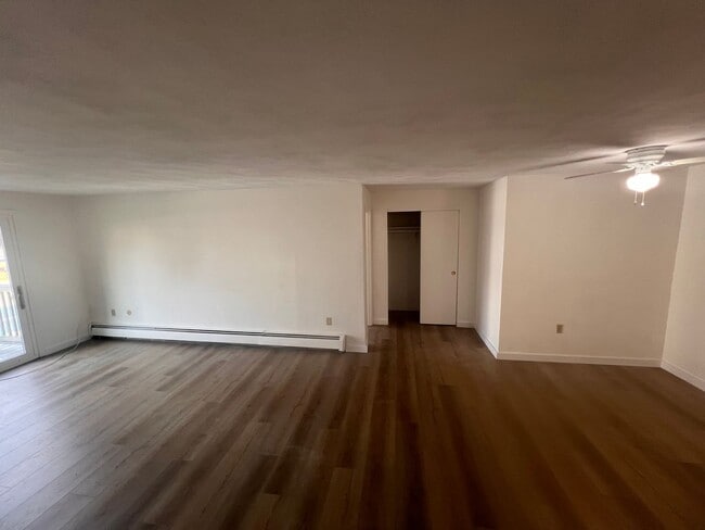 Building Photo - Do not pay for Heat or Hot Water, this beautiful condo has them included for you!