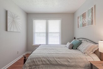 Building Photo - 2650 Montego Dr