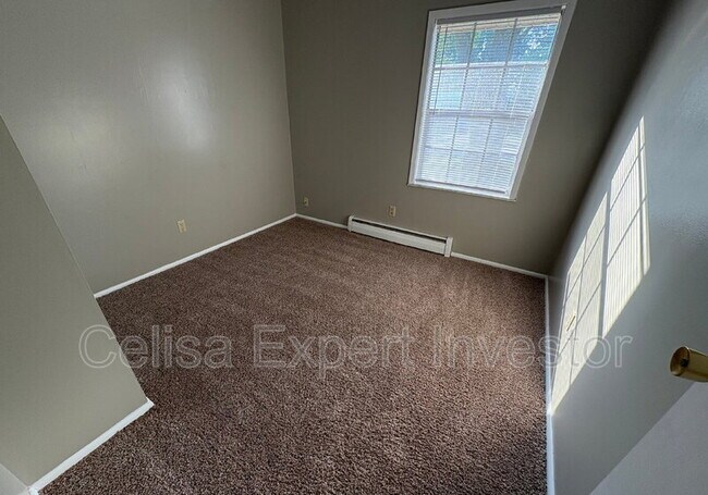 Building Photo - 4611 Dutchess Ln