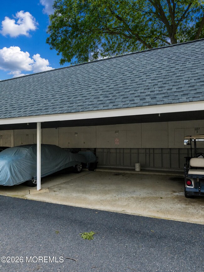 Building Photo - 227A Manchester Ln