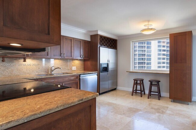 Building Photo - 1627 Brickell Ave