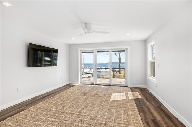 Building Photo - 47 Arnolds Neck Dr