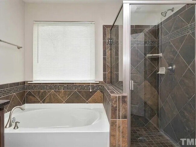 Building Photo - 5602 Black Maple Dr