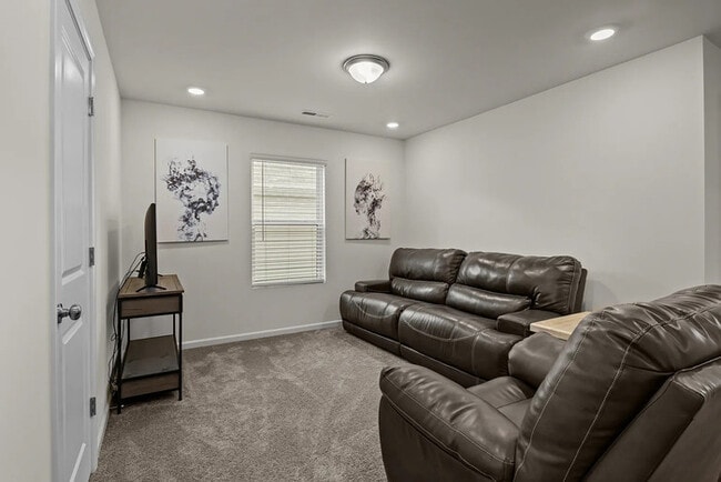 Building Photo - Earn Wealth While Leasing - Like a Homeowner - Lease to Own