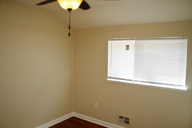 Building Photo - 651 S Wickham Rd