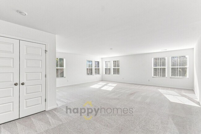 Building Photo - 103 Pine Gate Dr