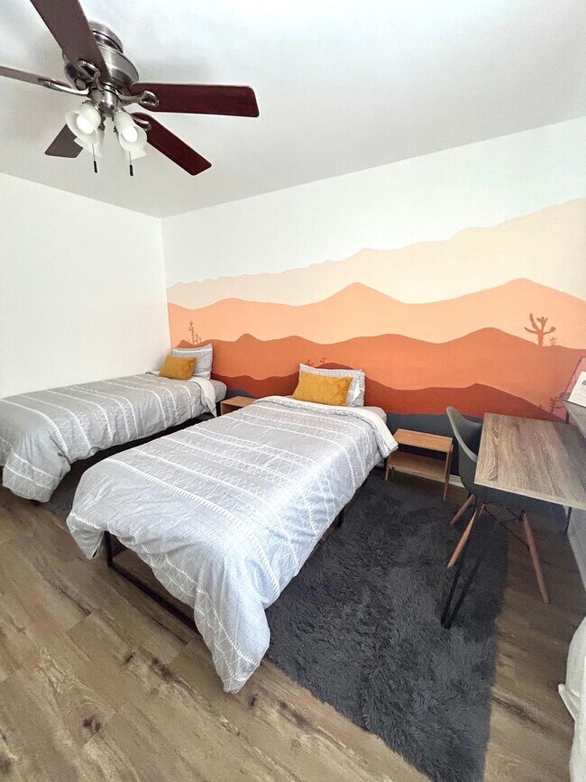 Building Photo - Furnished 3 Bedroom 2 Bathroom Home