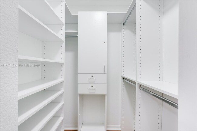 Building Photo - 9481 SW 78th Ave