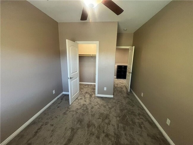 Building Photo - Move in Ready 2 Story 3 bedroom home SW