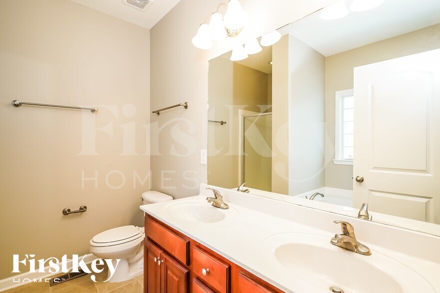 Building Photo - 448 Marble Ct