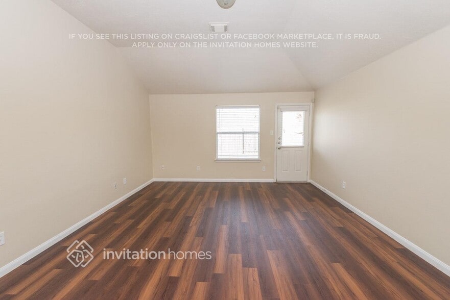 Building Photo - 8583 Chaletford Dr