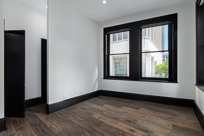 Building Photo - Historic Charm with Live-Work Flexibility in Downtown Honolulu