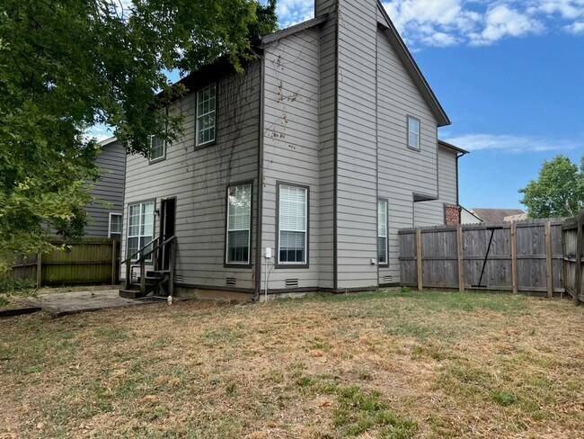 Building Photo - 1120 W Florence Ct