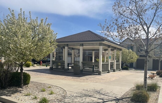 Building Photo - Cute, quiet townhome in Carson City