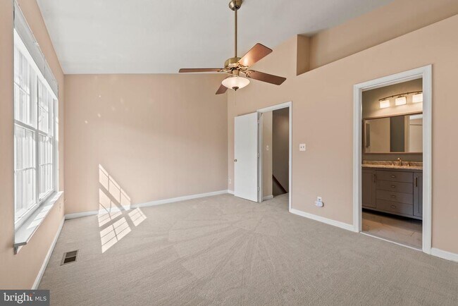 Building Photo - 21673 Hazelnut Square