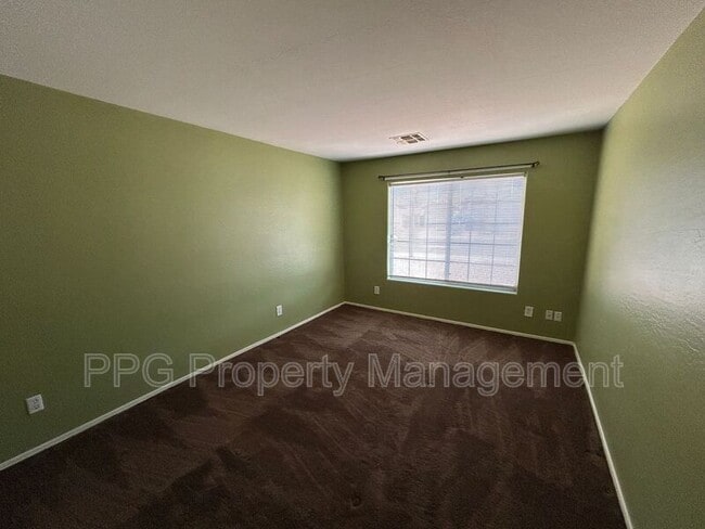 Building Photo - 13444 W Paradise Ln