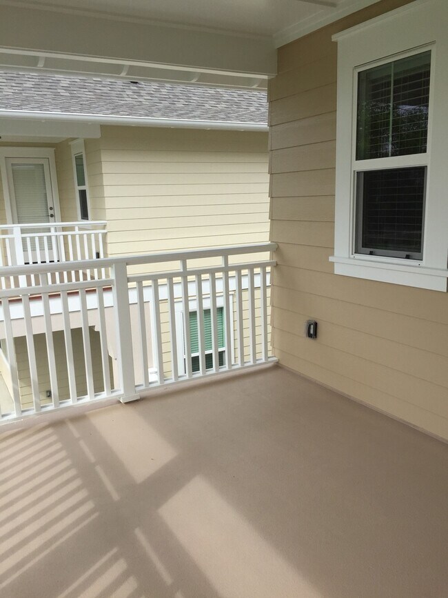 Building Photo - Lei Pauku - 3/2.5 bath Golf Course View