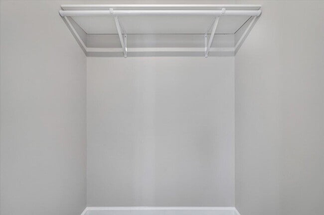 Building Photo - 1702 Baldwin Ave NE