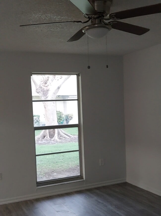 Building Photo - 3648 Boca Ciega Dr
