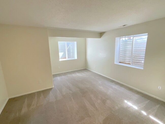 Building Photo - 4 Bedroom Townhome Available Near S Academy Blvd & E Fountain Blvd!