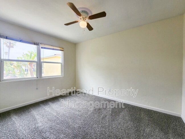 Building Photo - 848 1/2 Emerald Street