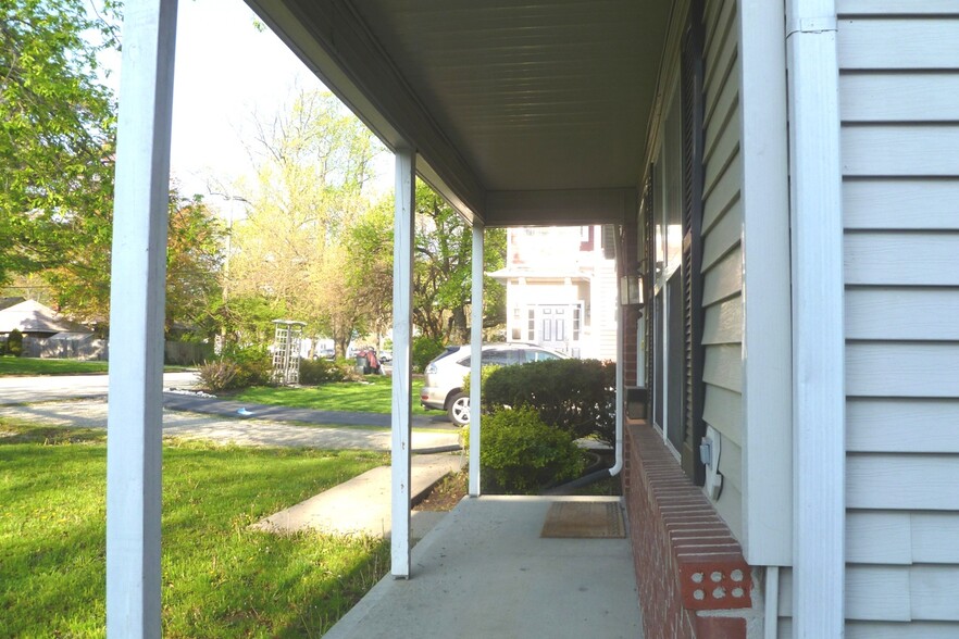 Porch - 2418 Dell Zell Dr