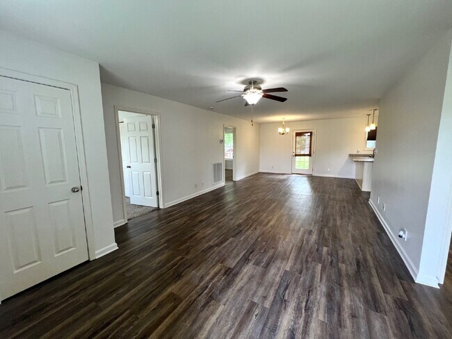 Building Photo - 505 Paula Dr