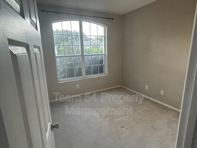 Building Photo - 6323 Sturbridge Ct