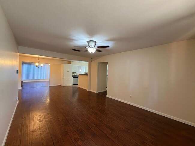 Building Photo - 1401 Bellaire Blvd