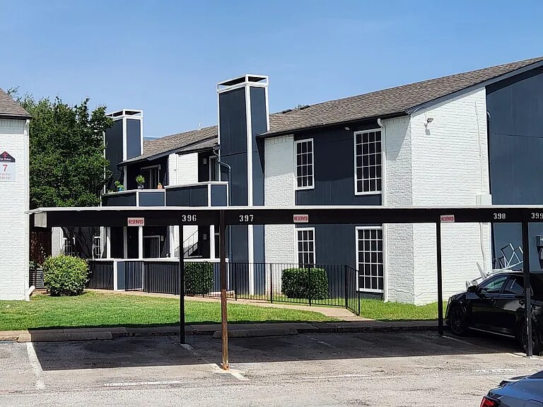 Building Photo - 13740 Montfort Dr