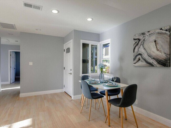 Building Photo - 4836 Serra Ave