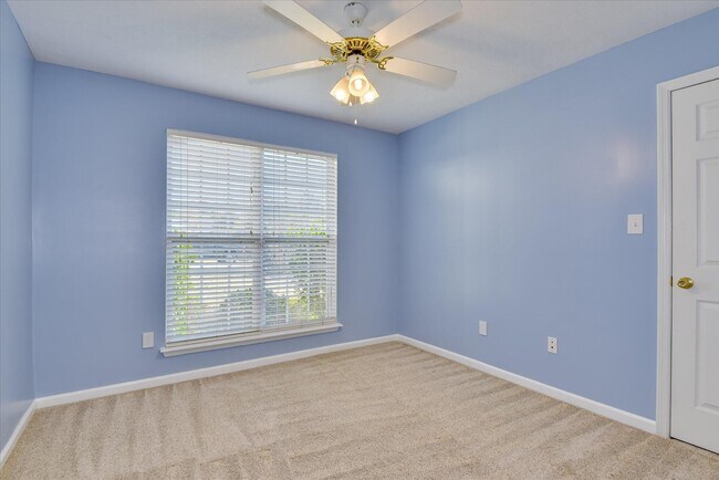 Building Photo - 703 Cannock Loop